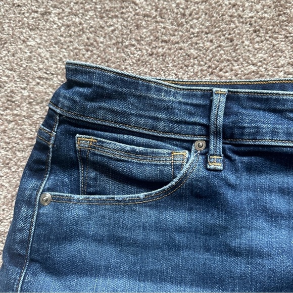 Good American Blue Denim Distressed Cutoff Shorts Women’s Plus Size 18 - Picture 3 of 16